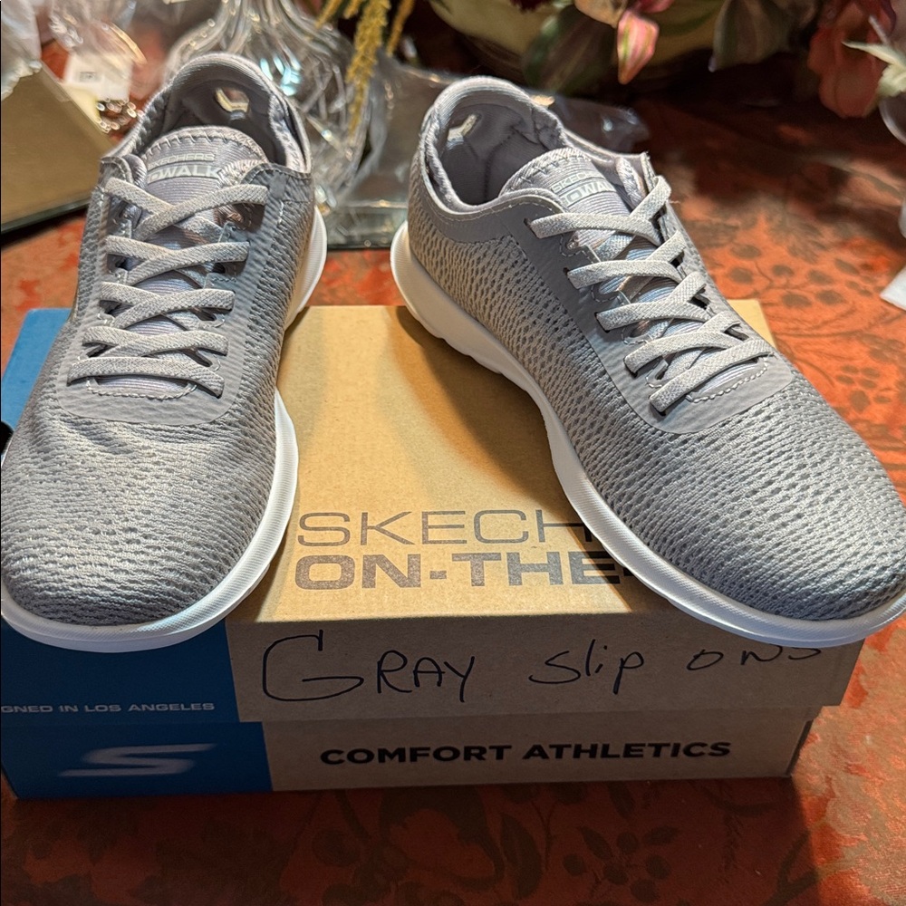 Skechers Ladies NWOT Light Gray Sneakers Size 6.5 - Picture 7 of 10